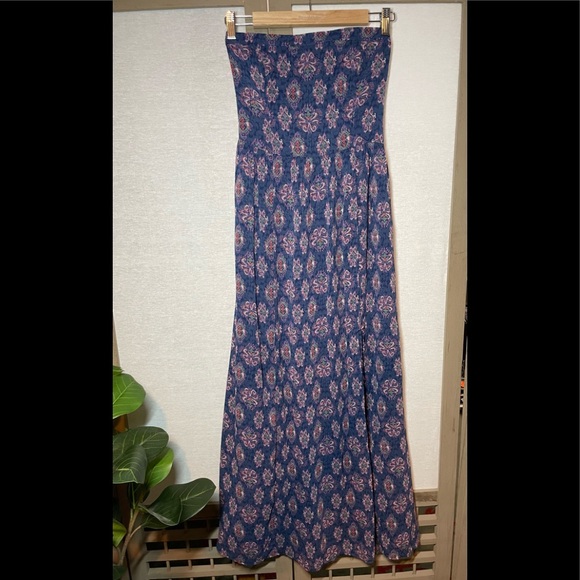 Hollister Dresses & Skirts - NWT Hollister Strapless Maxi Dress w/ side slit , Size: Small